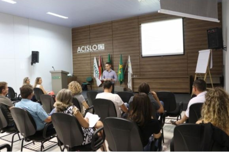 Capa notícia Empresários do setor moveleiro participam de formação pelo Programa Empreender Competitivo