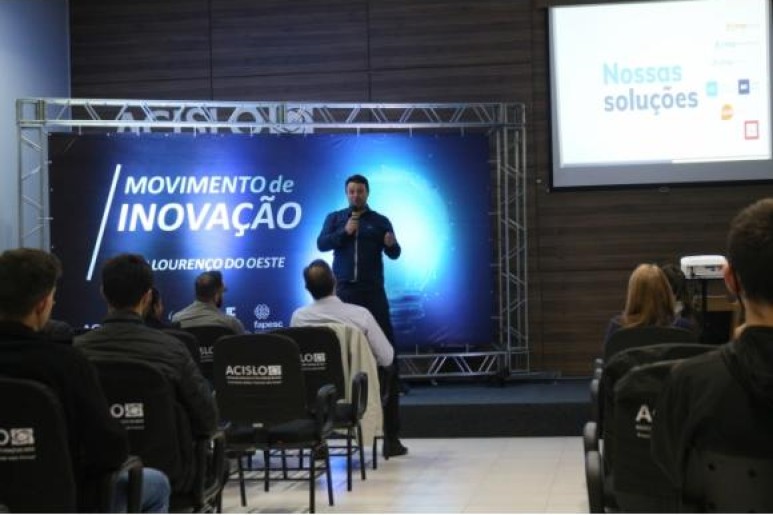 Capa notícia Acadêmicos e alunos do ensino médio participam da primeira ação do Movimento da Inovação