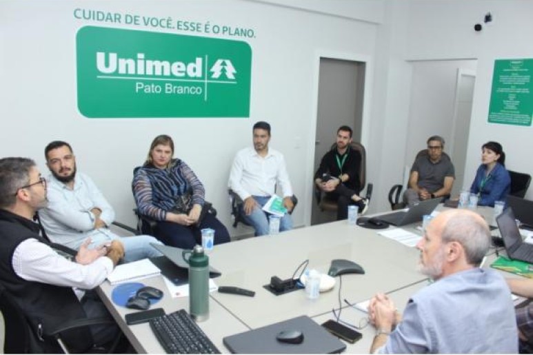 Capa notícia Representantes da Acislo se reúnem com diretoria da Unimed Pato Branco