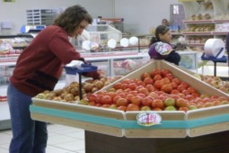 Capa notícia Tomate é o vilão da cesta básica em São Lourenço