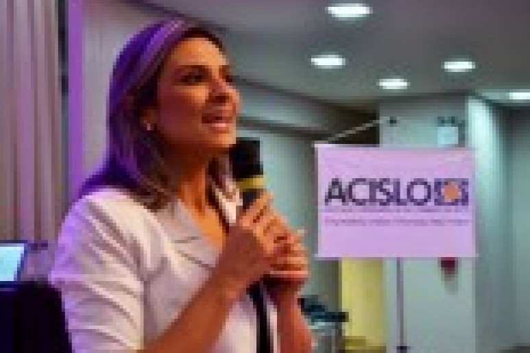 Capa notícia Vanessa Tobias reuniu mais de 300 pessoas em sua palestra