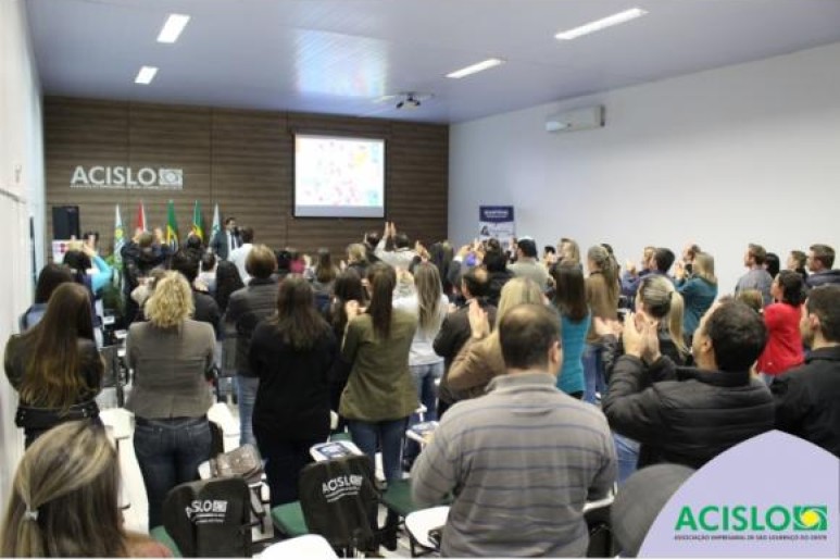 Capa notícia Auditório da Acislo fica lotado em palestra com Márcio Magalhães