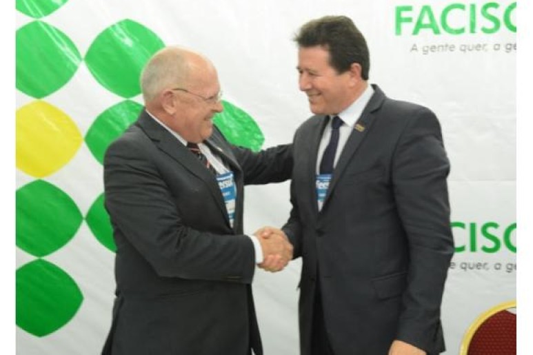 Capa notícia  Jonny Zulauf é eleito presidente da FACISC